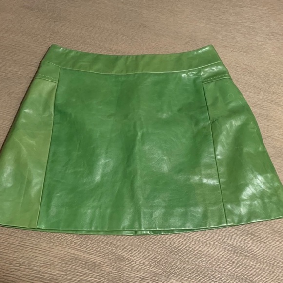 Creatures of the Wind Green Leather Mini Skirt. - Picture 2 of 6